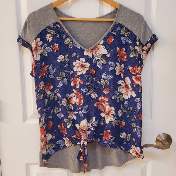 Fortune + Ivy Floral Mixed Material Top Blue with flowers and grey back Size Med - Picture 2 of 6